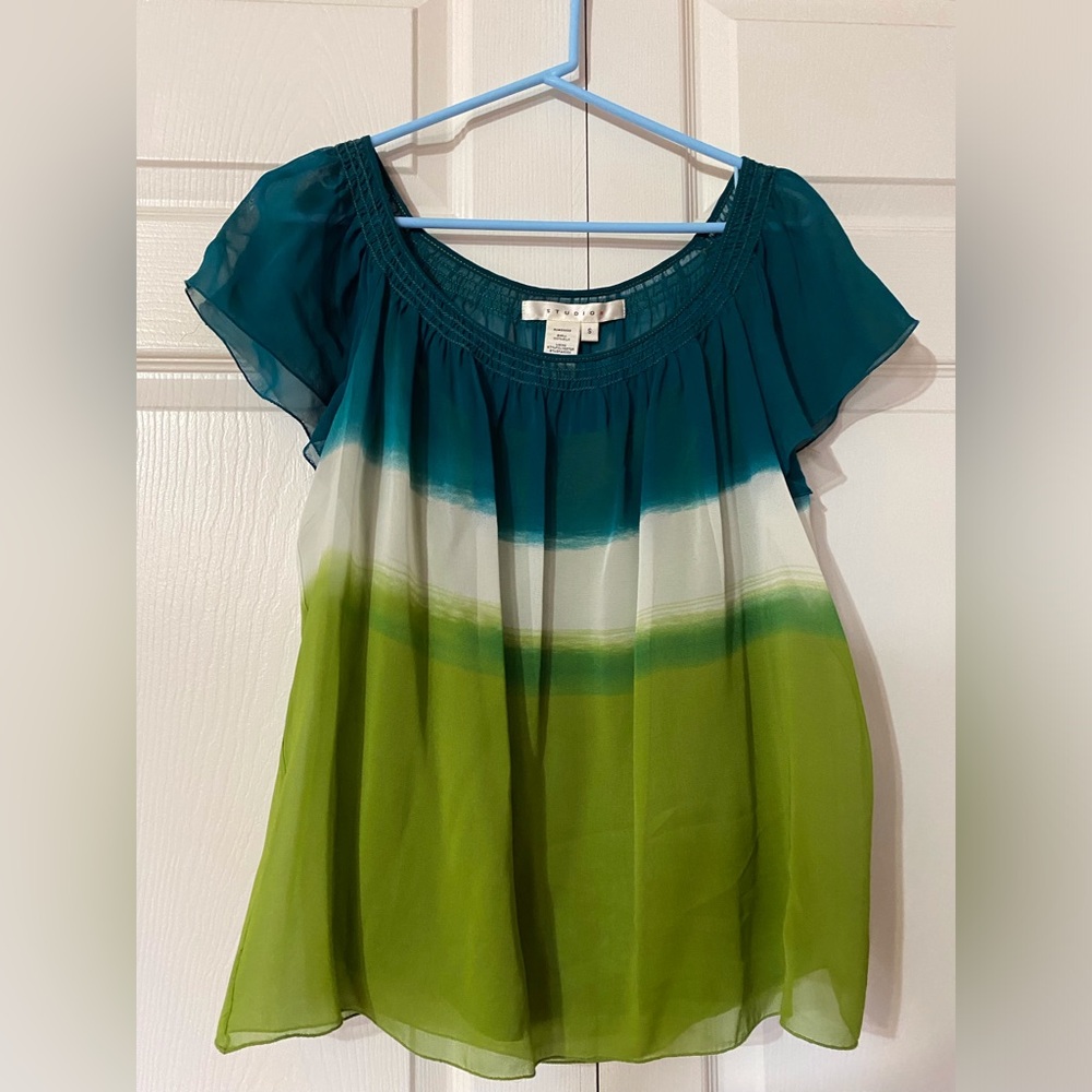 Studio M Beautiful top Size Small